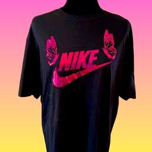 Black T-shirt w/logo